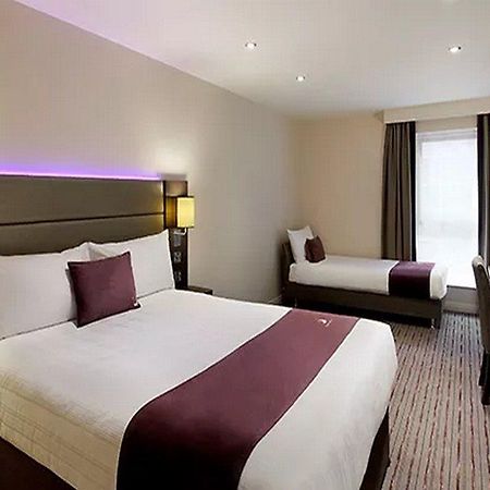 Premier Inn Manchester Cheadle  Zewnętrze zdjęcie