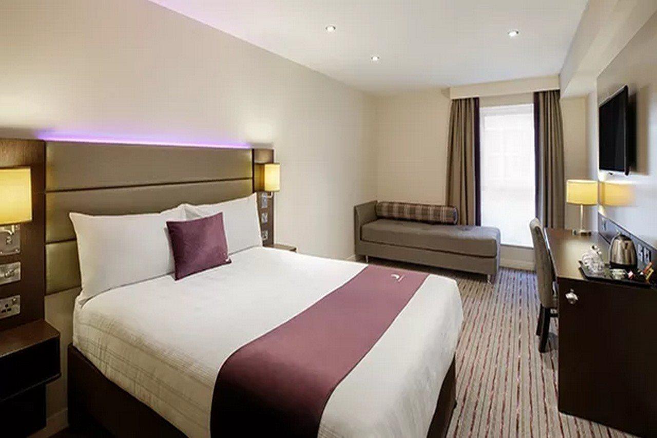 Premier Inn Manchester Cheadle  Zewnętrze zdjęcie