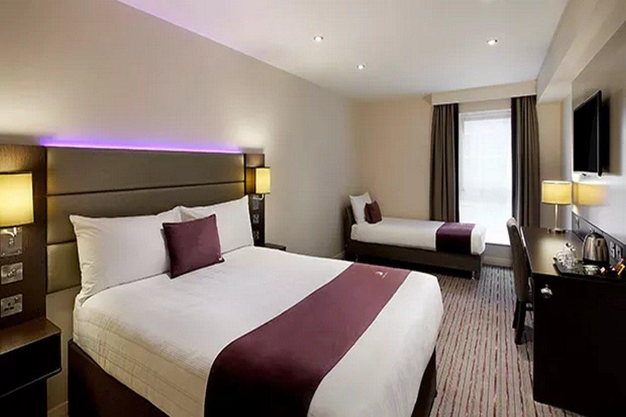Premier Inn Manchester Cheadle  Zewnętrze zdjęcie