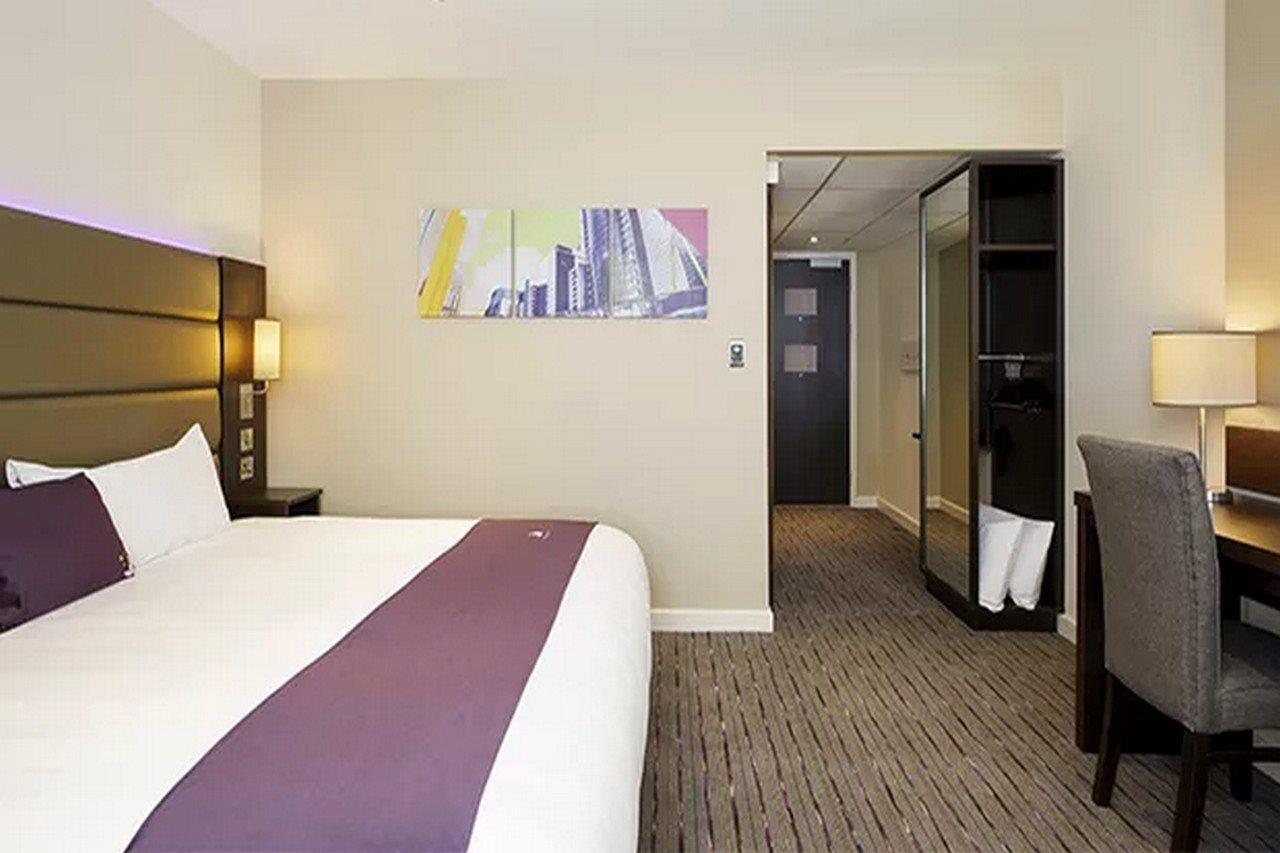 Premier Inn Manchester Cheadle  Zewnętrze zdjęcie