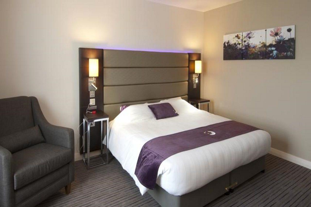 Premier Inn Manchester Cheadle  Zewnętrze zdjęcie